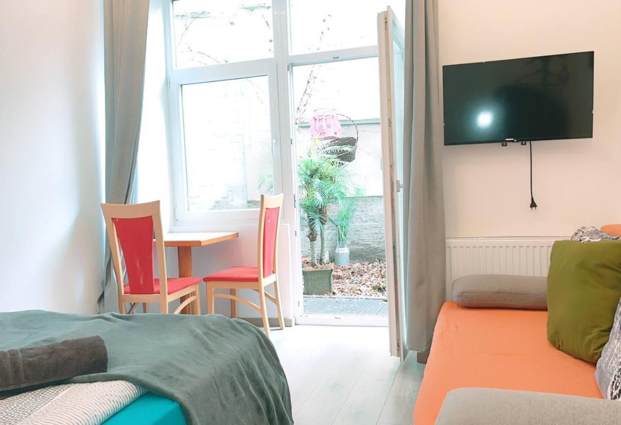 Comfort Triple Room Hn Vienna Exterior photo