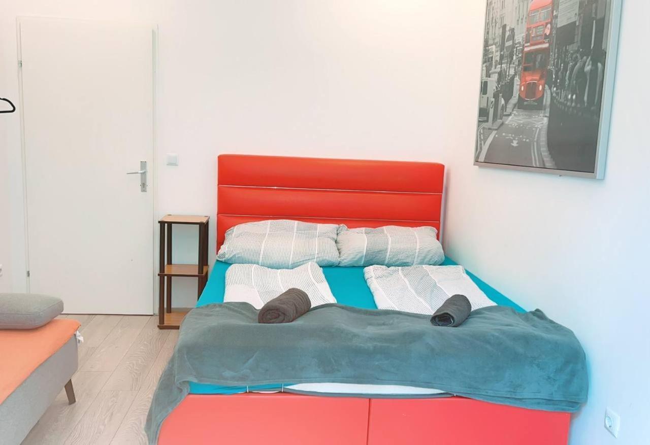 Comfort Triple Room Hn Vienna Exterior photo